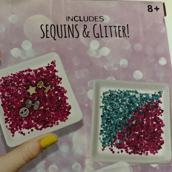 Horizon Group Do It Yourself Sparkling Trinket Trays - Picture 3 of 10